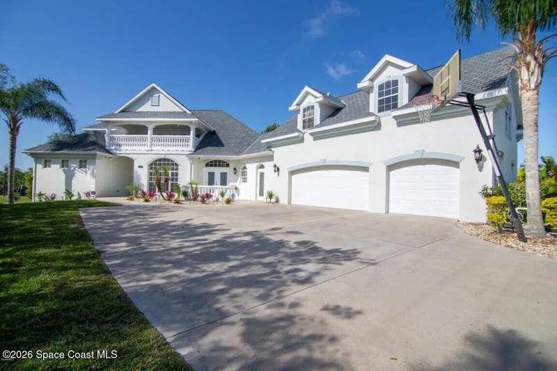 5 bedroom Single Family Residence at 1752 Long Pine Road, Sawgrass at Suntree Phase 1, Melbourne — photo 2