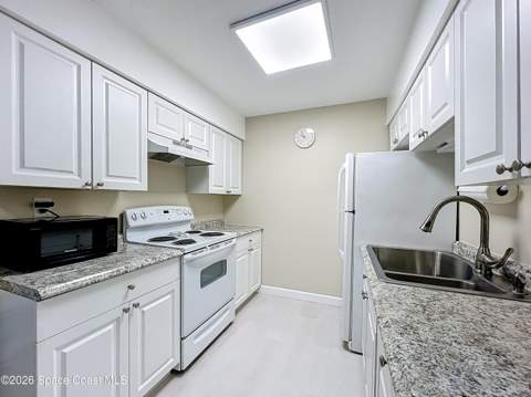 190 E Olmstead Drive #F8, Titusville FL - photo 12 of 25