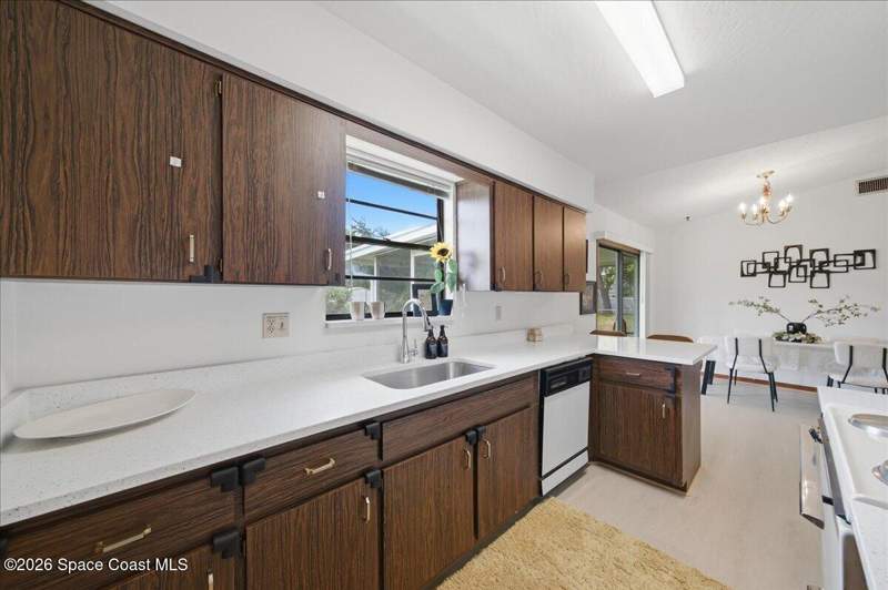 3 bedroom Single Family Residence at 588 Tropicaire Avenue, Port Malabar Unit 19, Palm Bay — photo 4