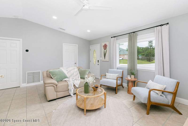 3 bedroom Single Family Residence at 1099 Albion Street, Palm Bay, Palm Bay — photo 2