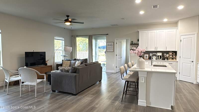 4 bedroom Single Family Residence at 473 Tropicaire Avenue, Port Malabar Unit 19, Palm Bay — photo 4