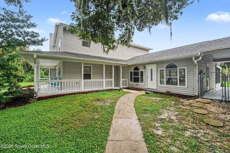6 bedroom Single Family Residence at 5400 Oxbury Avenue, Canaveral Groves Subd Replat Unit 2 Sheet 3, Cocoa — photo 2