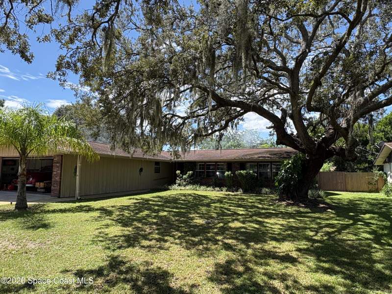 3 bedroom Single Family Residence at 1422 Elm Terrace, Whispering Hills Golf Estates Addn No 2, Titusville — photo 3
