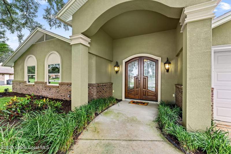 4 bedroom Single Family Residence at 3810 Oakhill Drive, La Cita Section 7, Titusville — photo 2