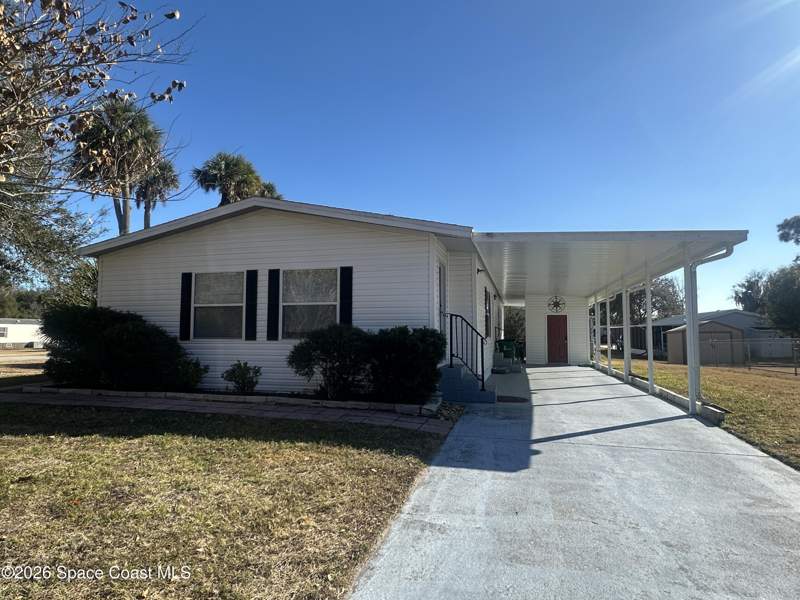 3 bedroom Manufactured Home at 3995 Gatewood Street, Maplewood Lakes Phase 1, Cocoa — photo 2