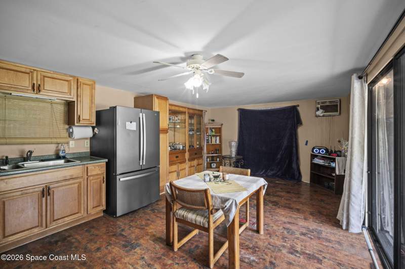 2 bedroom Manufactured Home at 6673 Bear Trail, Canaveral Groves Subd Per Sb 2 Pg 64, Cocoa — photo 4