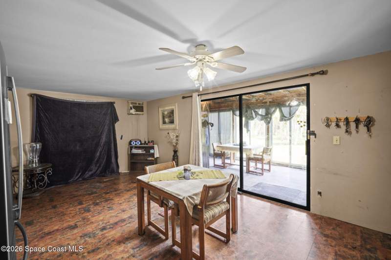 2 bedroom Manufactured Home at 6673 Bear Trail, Canaveral Groves Subd Per Sb 2 Pg 64, Cocoa — photo 3
