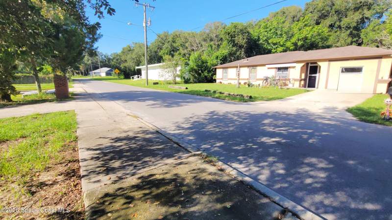 3 bedroom Single Family Residence at 2529 Mitchell Avenue, S F Grays Subd, Mims — photo 4