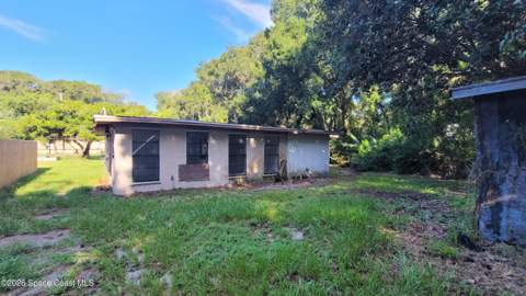 2529 Mitchell Avenue, Mims FL - photo 10 of 28