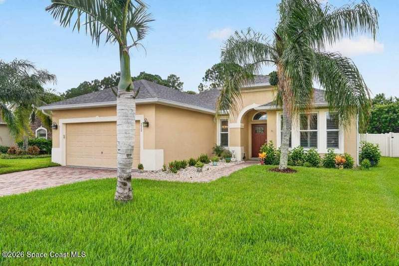 3 bedroom Single Family Residence at 228 Abernathy Circle, Replat of Holly Trace Bayside Lakes, Palm Bay — photo 4