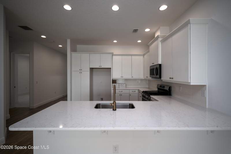 3 bedroom Townhouse at 9462 Fuego Way, Pangea Park, Melbourne — photo 5
