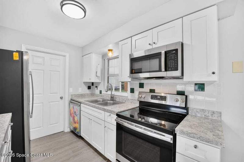 3 bedroom Single Family Residence at 915 Glenda Drive, Imperial Estates Unit 7, Titusville — photo 5