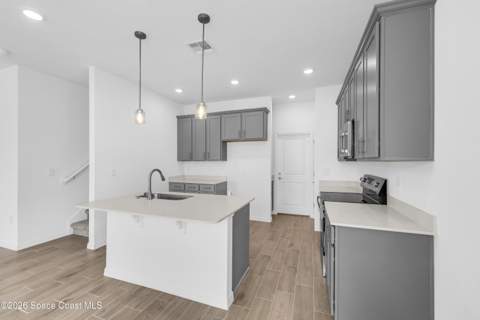 906 Castleford Avenue, Palm Bay FL - photo 10 of 41