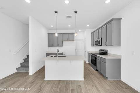 906 Castleford Avenue, Palm Bay FL - photo 11 of 41