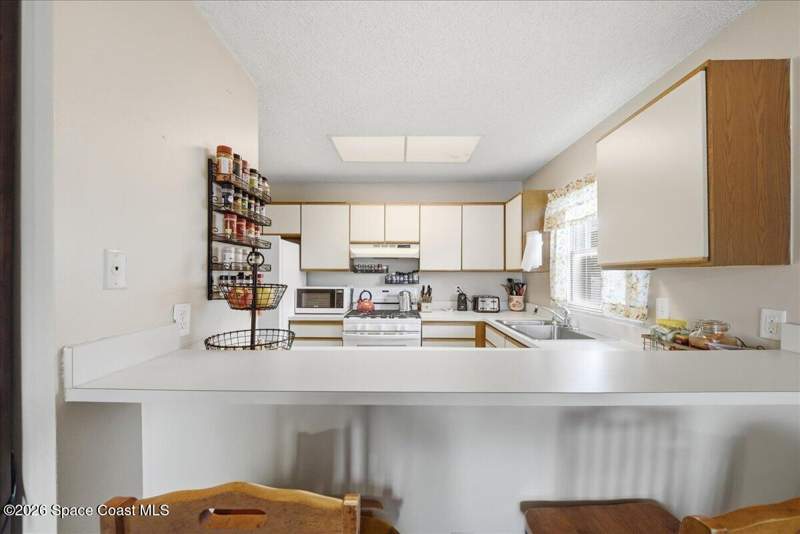 2 bedroom Condominium at 131 Mcneela Drive #131, Garden Square Condo Ph Xiii, Titusville — photo 5
