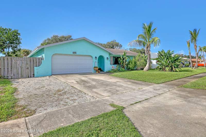 3 bedroom Single Family Residence at 108 Holiday Lane, Cocoa Beach, Cocoa Beach — photo 3