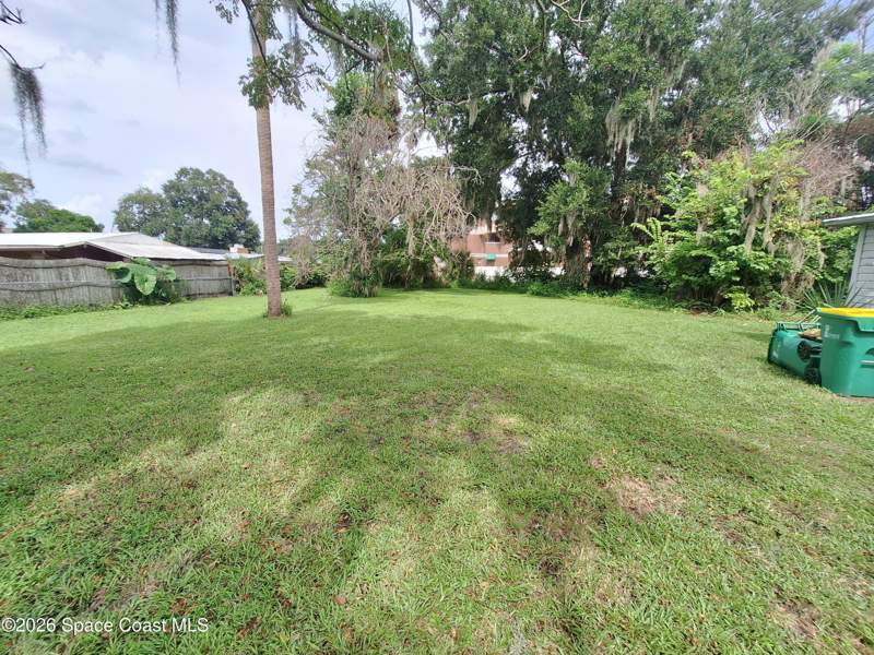 3 bedroom Single Family Residence at 2345 Broadway Avenue, Davis Addn To Mims Subd of, Mims — photo 2