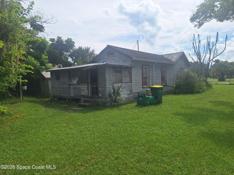 3 bedroom Single Family Residence at 2345 Broadway Avenue, Davis Addn To Mims Subd of, Mims — photo 3