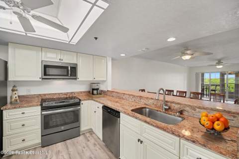 660 S Brevard Avenue #1513, Cocoa Beach FL - photo 15 of 54