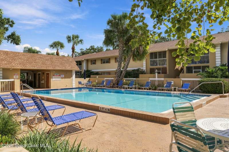 2 bedroom Condominium at 1633 Sunny Brook Lane #H201, Country Gardens I Condo, Palm Bay — photo 3