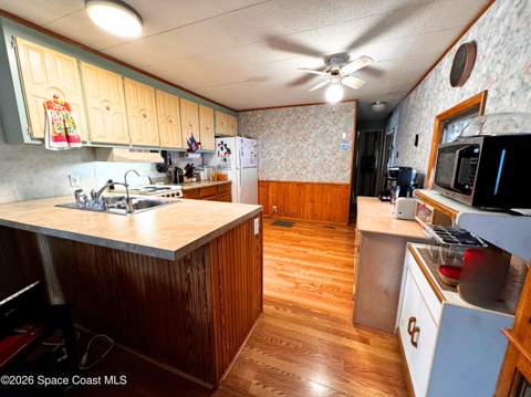 228 Holiday Park Boulevard, Palm Bay FL - photo 6 of 28