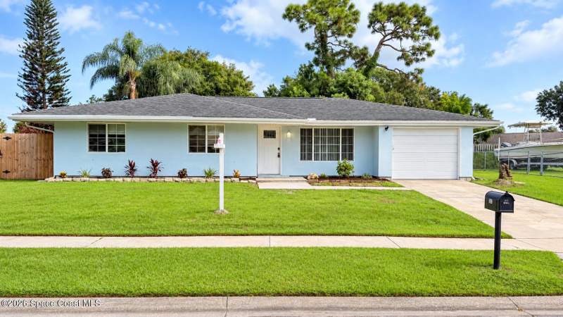 4 bedroom Single Family Residence at 907 Gatewood Court, Port Malabar Country Club Unit 7, Palm Bay — photo 3