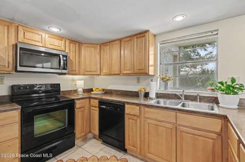 426 Blue Jay Lane, Satellite Beach FL - photo 11 of 27