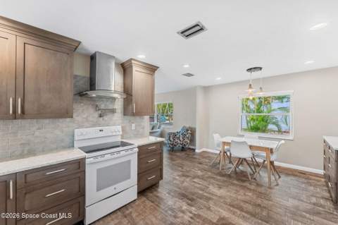 423 6th Avenue, Melbourne Beach FL - photo 11 of 42