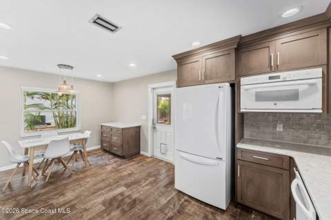 423 6th Avenue, Melbourne Beach FL - photo 10 of 42