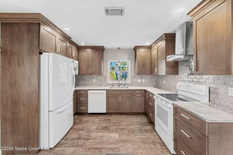 423 6th Avenue, Melbourne Beach FL - photo 8 of 42