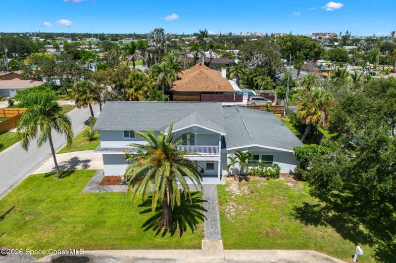 6 bedroom Single Family Residence at 470 Seabreeze Drive, Indialantic Heights 2nd Sec, Indialantic — photo 4