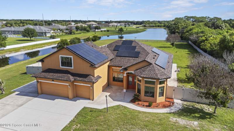 6 bedroom Single Family Residence at 900 Hall Road, Weber Woods, Satellite Beach — photo 2