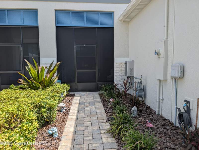 3 bedroom Townhouse at 8085 Cache Creek Lane, Avalonia, Melbourne — photo 2
