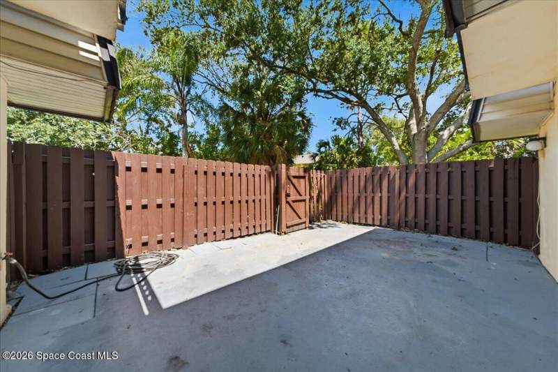 2 bedroom Townhouse at 2913 Vista Oaks Circle, Vista Oaks West, Palm Bay — photo 2