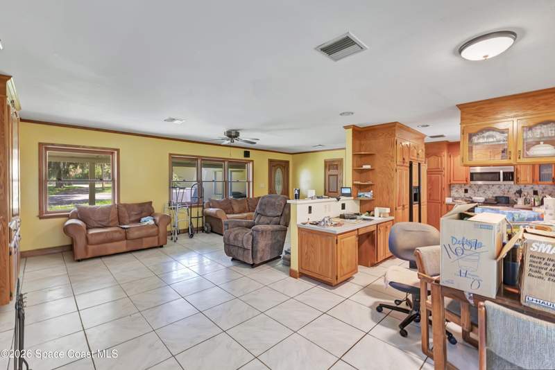 3 bedroom Single Family Residence at 565 Kings Way, Merritt Island, Merritt Island — photo 4