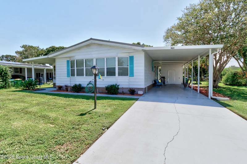 2 bedroom Mobile Home at 923 Hemlock Street, Haven Green Pinewood Sec Replat, Barefoot Bay — photo 4