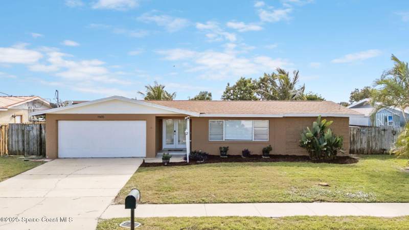 4 bedroom Single Family Residence at 1505 W Central Avenue, Surfside Estates Unit 3, Merritt Island — photo 2