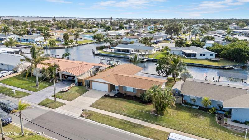 4 bedroom Single Family Residence at 1505 W Central Avenue, Surfside Estates Unit 3, Merritt Island — photo 4