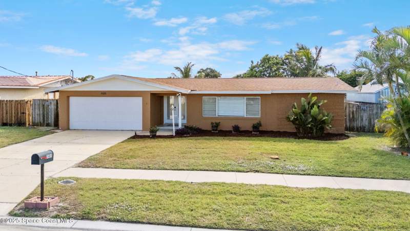 4 bedroom Single Family Residence at 1505 W Central Avenue, Surfside Estates Unit 3, Merritt Island — photo 5