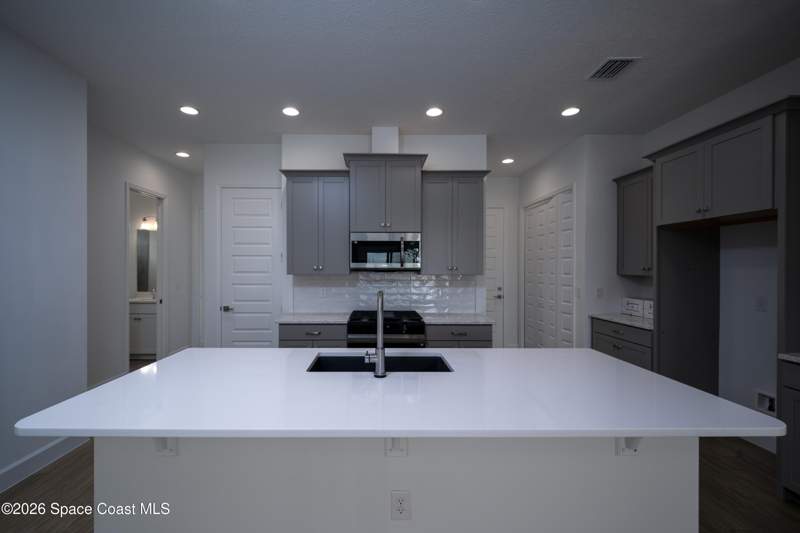 3 bedroom Townhouse at 9442 Fuego Way, Pangea Park, Melbourne — photo 4
