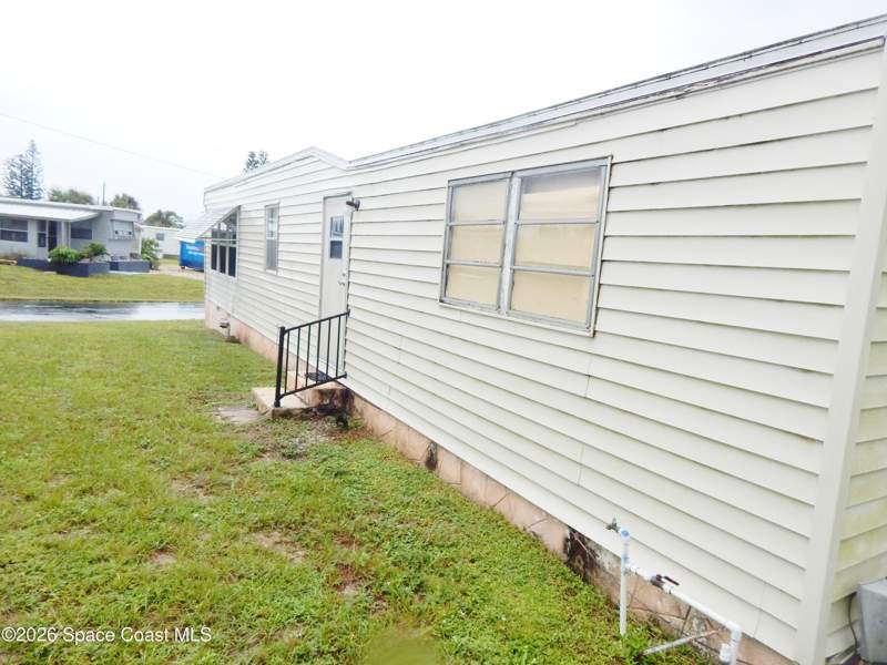 2 bedroom Mobile Home at 3197 Deer Run Drive, Palm Bay Estates Mobile Home Park Co/Op of Tropic, Palm Bay — photo 3
