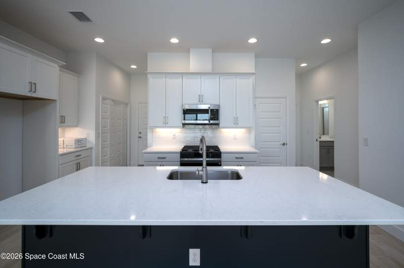 3 bedroom Townhouse at 9472 Fuego Way, Pangea Park, Melbourne — photo 5