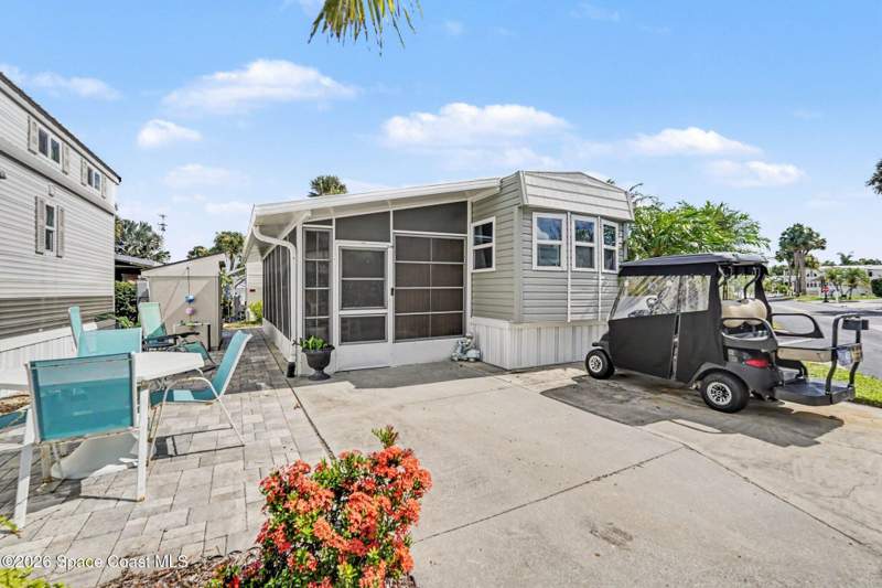 1 bedroom Manufactured Home at 616 Pier Lane, Outdoor Resorts, Melbourne Beach — photo 3