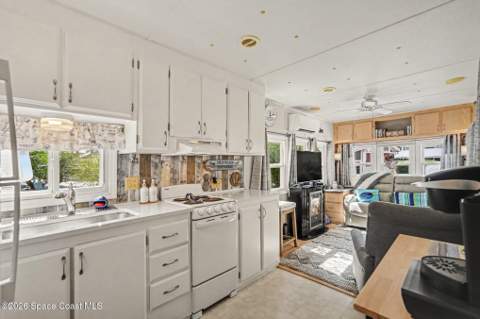 616 Pier Lane, Melbourne Beach FL - photo 8 of 26