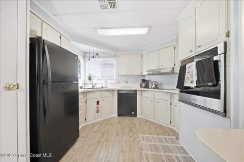 5000 Santa Anna Avenue, Titusville FL - photo 10 of 33