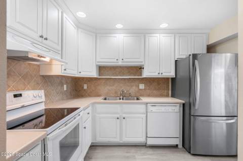 142 Palmetto Avenue #12-2, Indialantic FL - photo 7 of 29