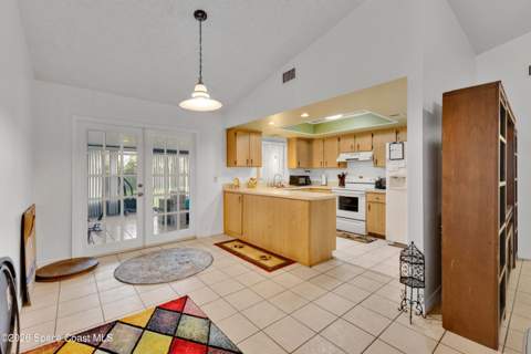 4037 Bayberry Drive, Melbourne FL - photo 7 of 33