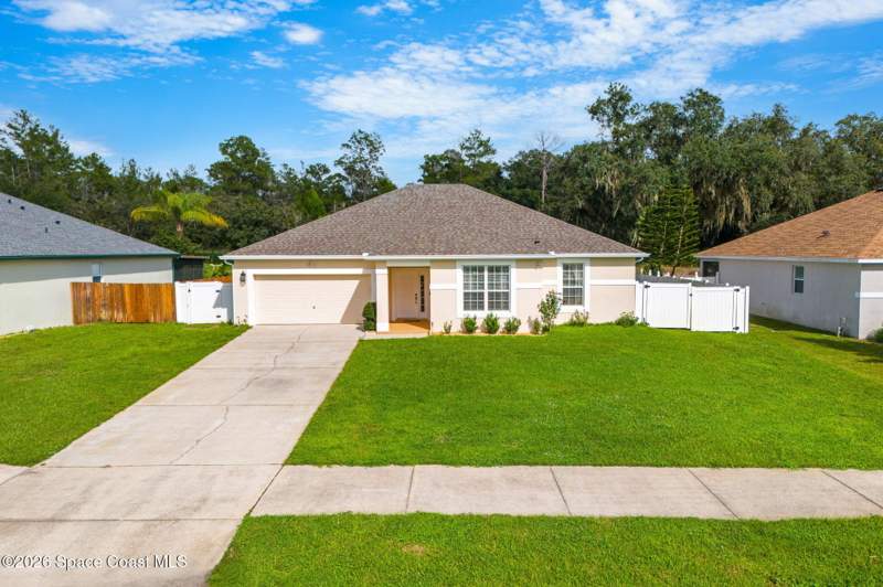 3 bedroom Single Family Residence at 4915 Barna Avenue, Sun Valley Subd, Titusville — photo 3