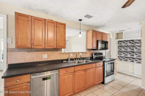 2608 Pepper Avenue, Melbourne FL - photo 17 of 31