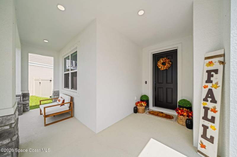 5 bedroom Single Family Residence at 446 Glaspell Circle, Gardens At Waterstone Phase 2, Palm Bay — photo 3